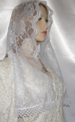 White Floral Lace Hair Wrap Pomegranate Design Trim