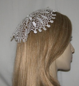7 inch Ivory Venise Round Mapit Doily